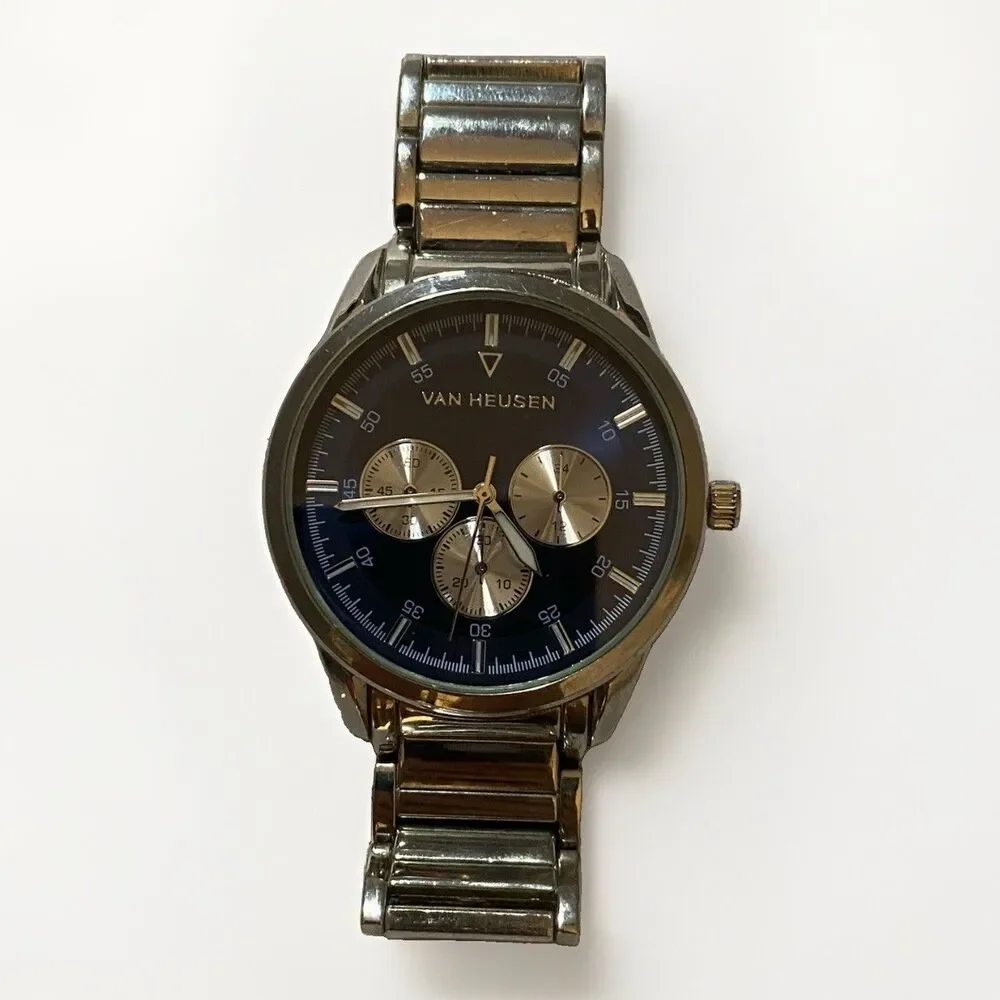 Van Heusen Silver Tone Men’s Chronograph 3 Sub-dials Watch VAN8712BU Japan Movt